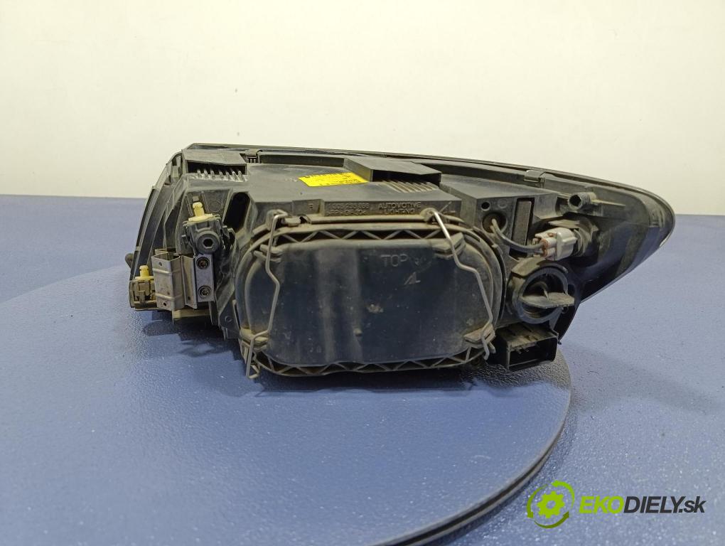 Volvo V50 2004 Reflektor: v pravo: 30678913
