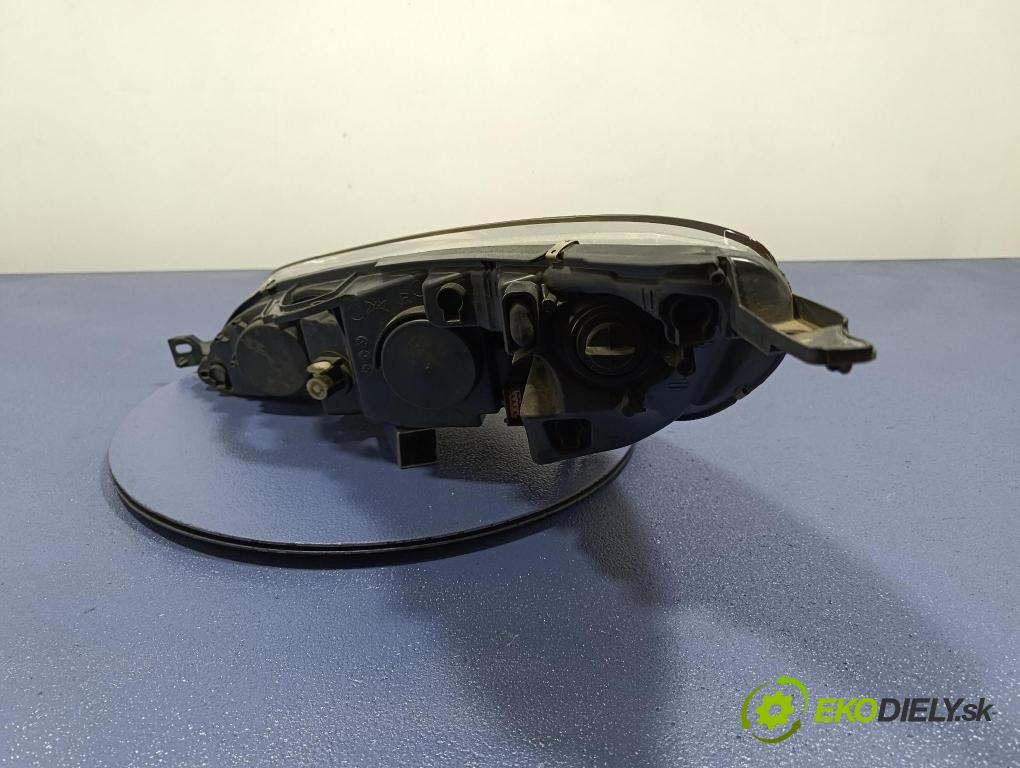 Peugeot 407 2005 Reflektor: v pravo: