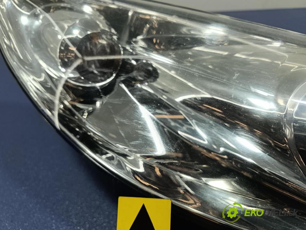 Peugeot 407 2005 Reflektor: v pravo:
