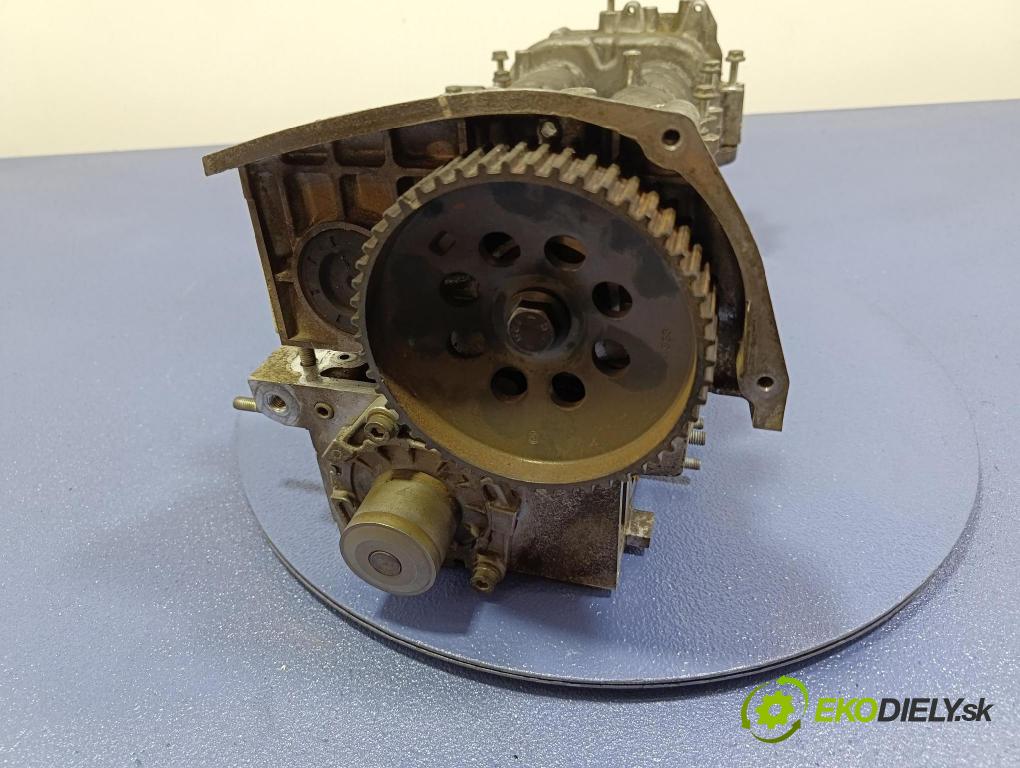 Opel Insignia 2010 hlava Motor: 55576540