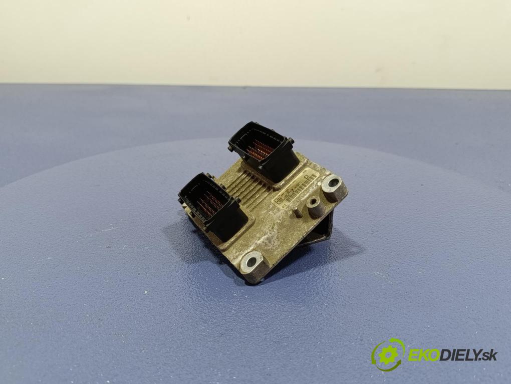 Fiat Albea 2003 řídící jednotka Motor: 55186501