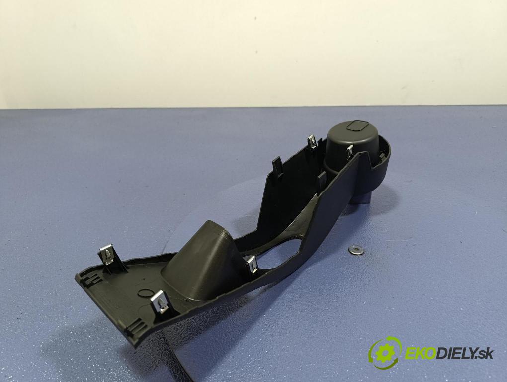 Seat Ibiza 2009 tunel Stredný: