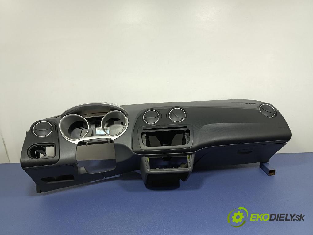 Seat Ibiza 2009 kokpit,pristrojová doska
