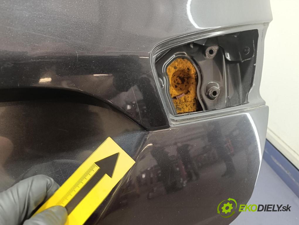 Bmw Seria 5 2011 zadní dveře kufra: kufr