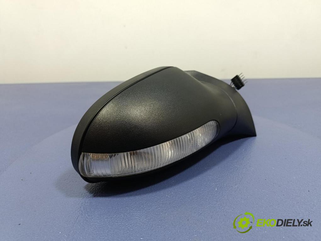 Mercedes A-Klasa 2004 zpětné zrcátko prave
