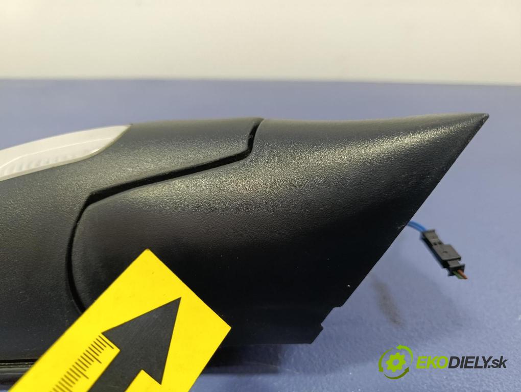 Mercedes A-Klasa 2004 zpětné zrcátko prave 