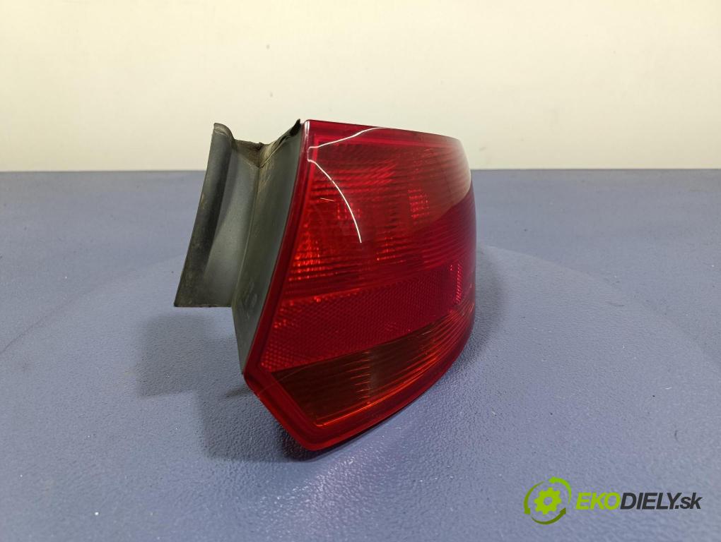 Audi A3 2005 svetlo / reflektor zad Prava: Vonkajsia: 8P4945096C