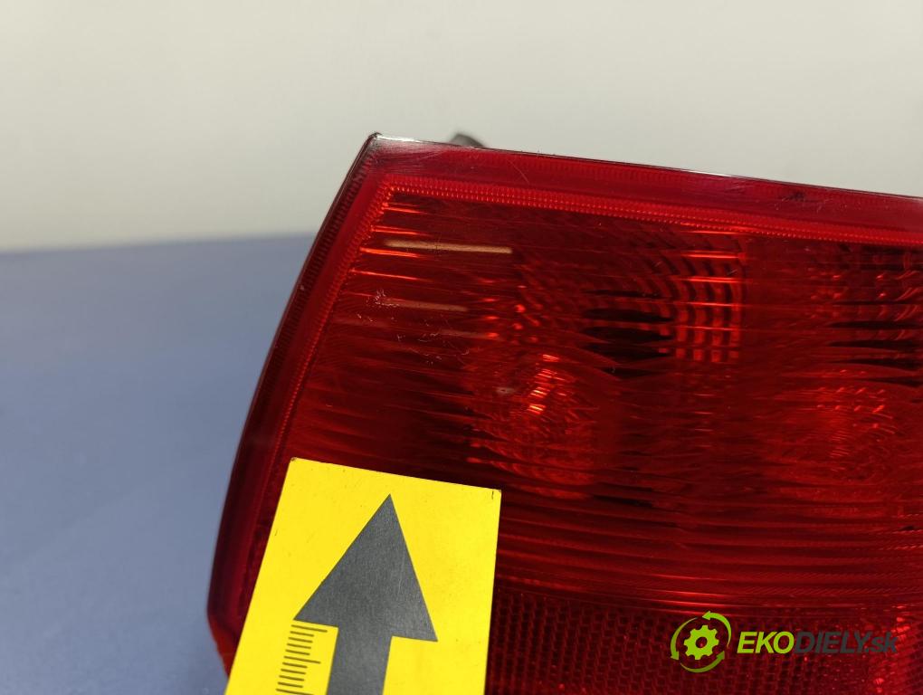 Audi A3 2005 svetlo / reflektor zad Prava: Vonkajsia: 8P4945096C