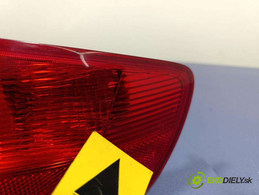 Audi A3 2005 svetlo / reflektor zad Prava: Vonkajsia: 8P4945096C