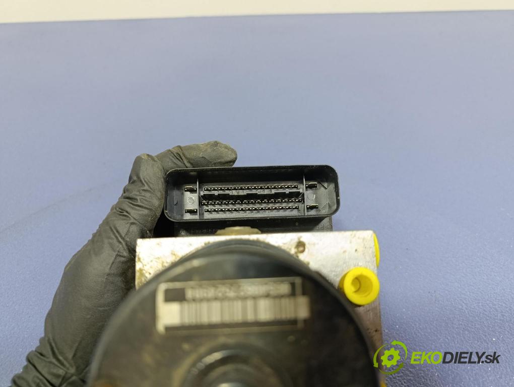Audi A3 2000 čerpadlo ABS x 1J0614517E