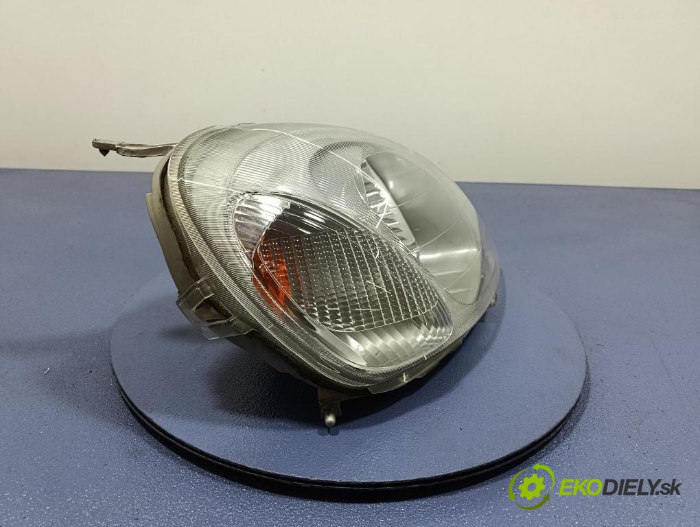 Toyota Yaris 2002 Reflektor: v pravo: