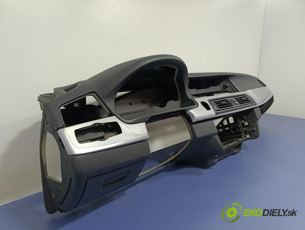 Bmw Seria 5 2011 kokpit,pristrojová doska 9166659