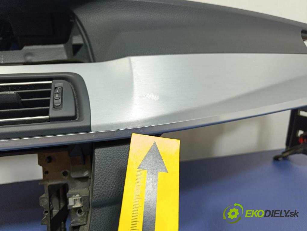 Bmw Seria 5 2011 kokpit,pristrojová doska 9166659