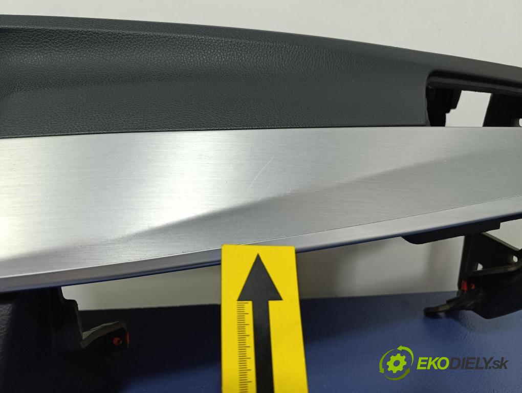 Bmw Seria 5 2011 kokpit,pristrojová doska 9166659