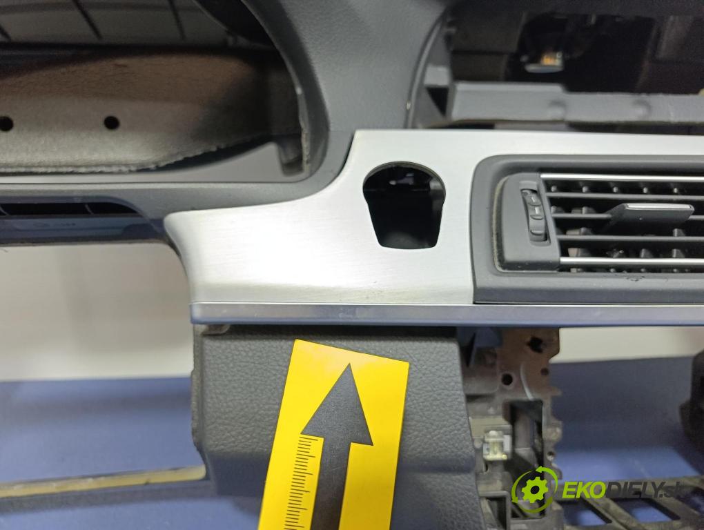 Bmw Seria 5 2011 kokpit,pristrojová doska 9166659