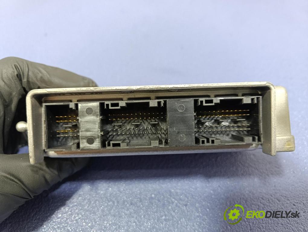 Bmw Seria 5 2011 kokpit,pristrojová doska 9166659
