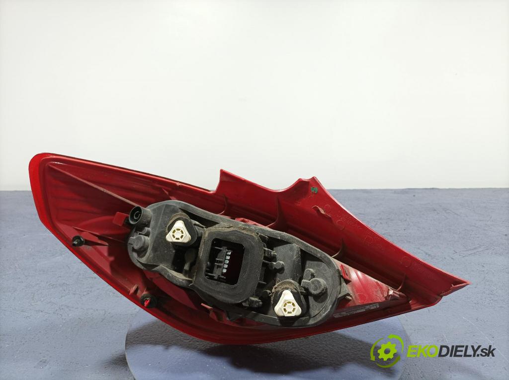Opel Corsa 2007 svetlo / reflektor zad Prava: Vonkajsia: 13186351