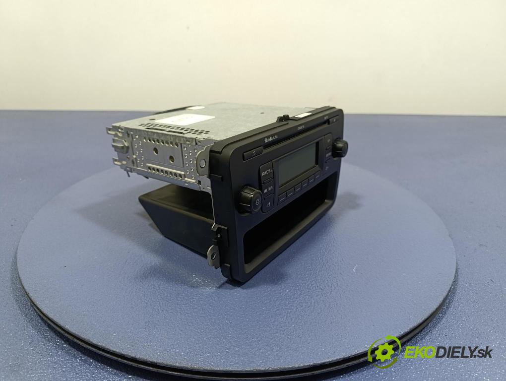 Skoda Fabia 2011 Radio I Navigácia: 5J0035152A