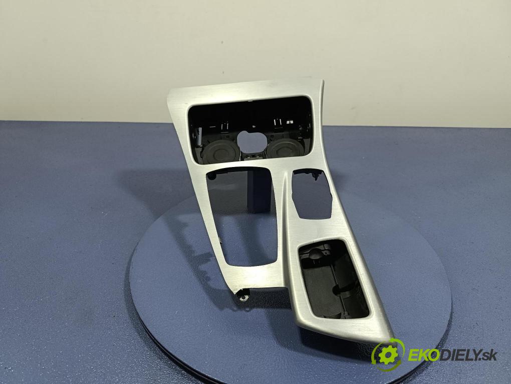 Bmw Seria 5 2011 lišta Dekoratívne: Vnútri: 9206395