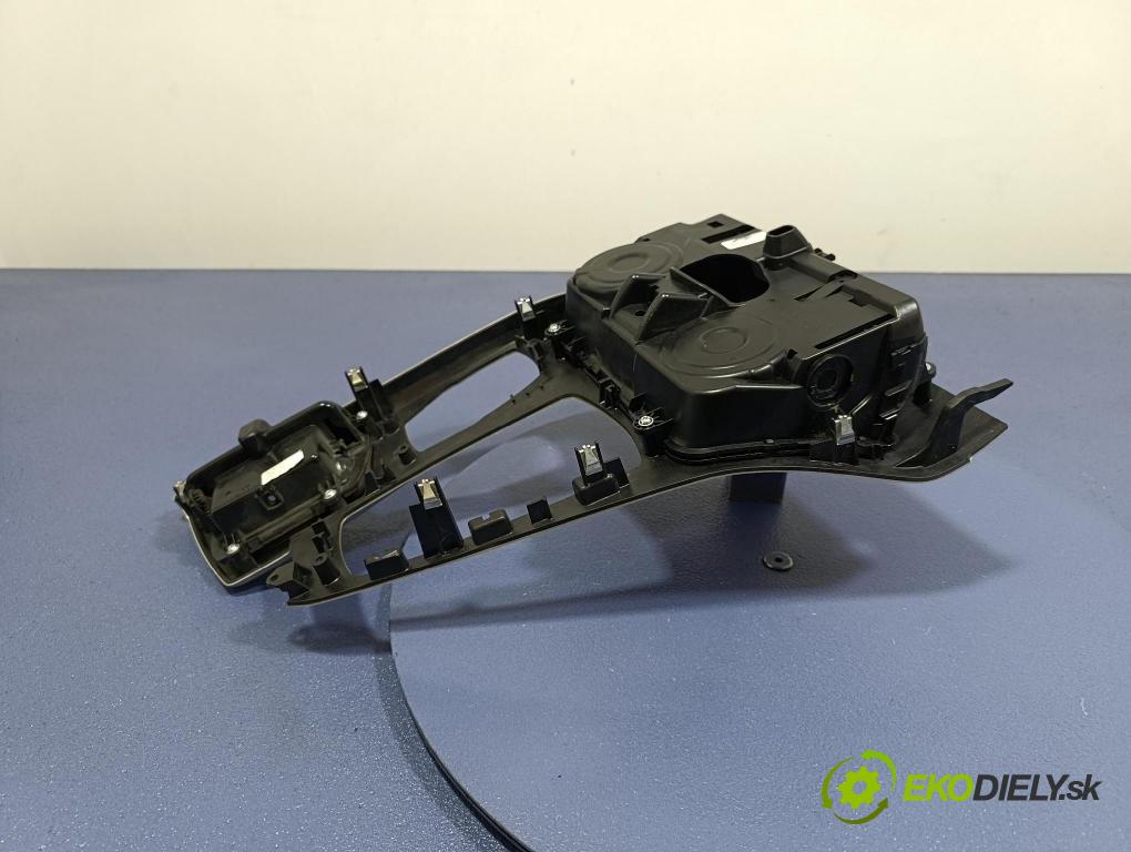 Bmw Seria 5 2011 lišta Dekoratívne: Vnútri: 9206395