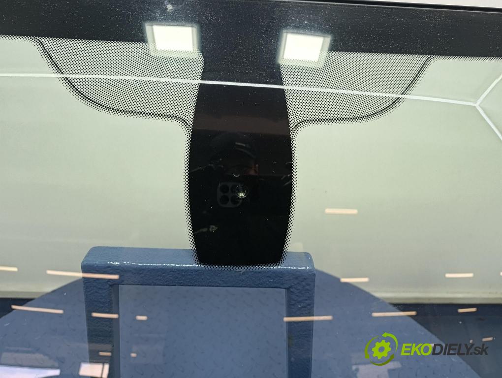 Bmw Seria 5 2011 sklo Čelní přední: