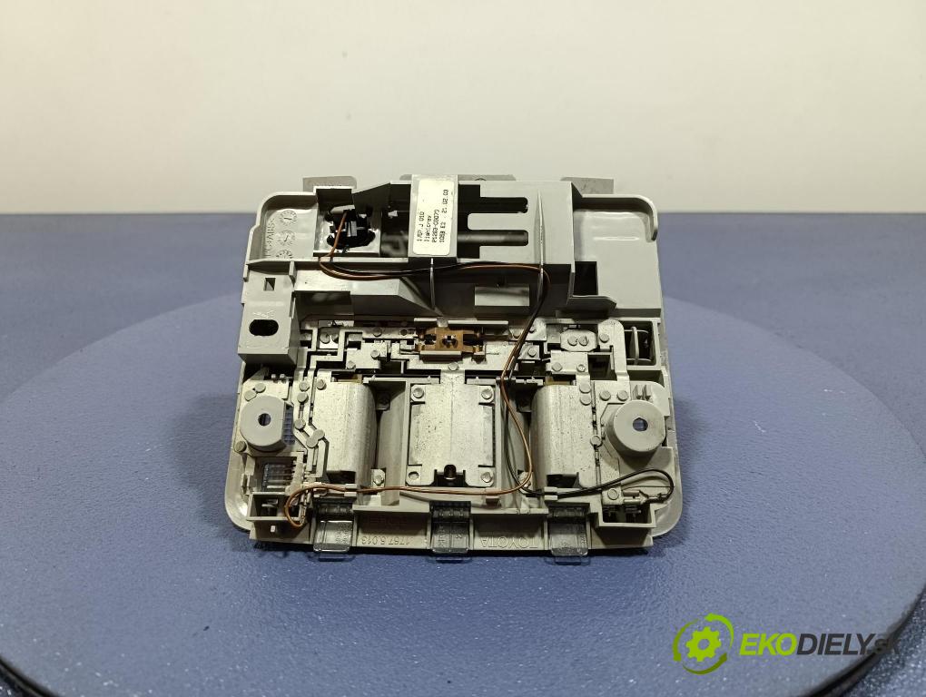 Toyota Avensis 2003 Lampy Uvnitř 17675013