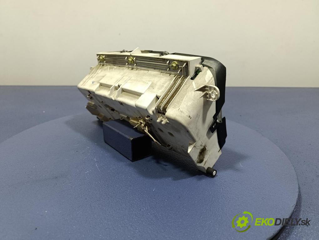 Vw Passat 1996 prístrojovka/ budíky 3A0919881K