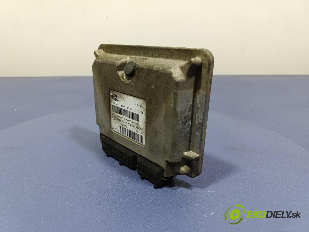 Fiat Panda 2004 řídící jednotka Motor: 55196259