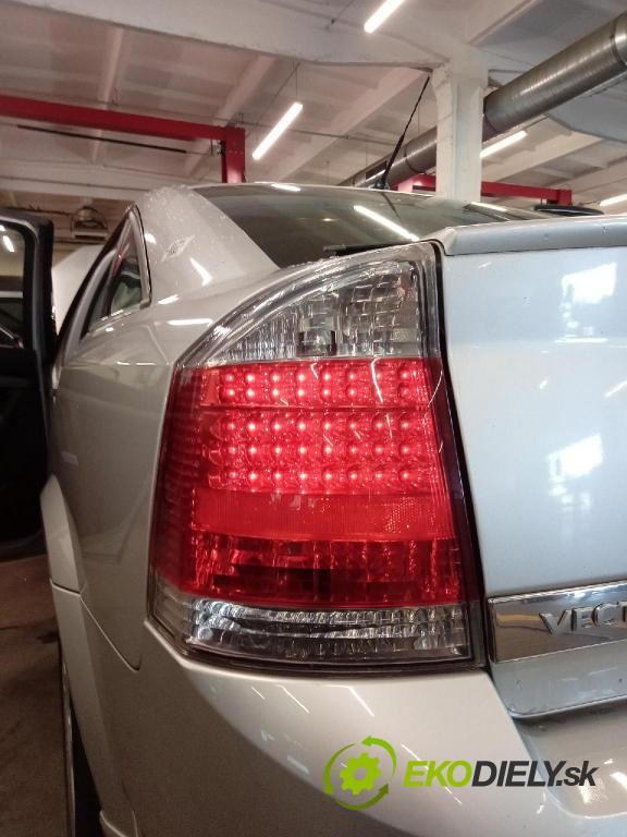Opel Vectra 2006 světlo Zad: levá Mimo: