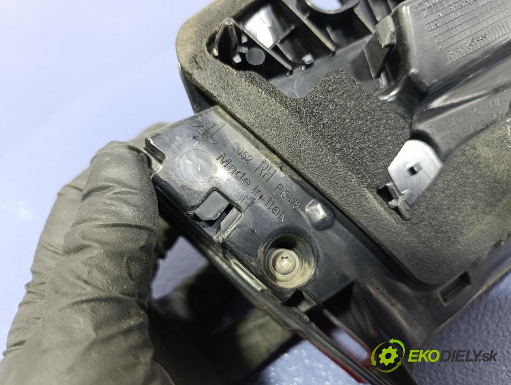 Bmw Seria 7 2019 světlo Zad: Práva: Uvnitř 8492342
