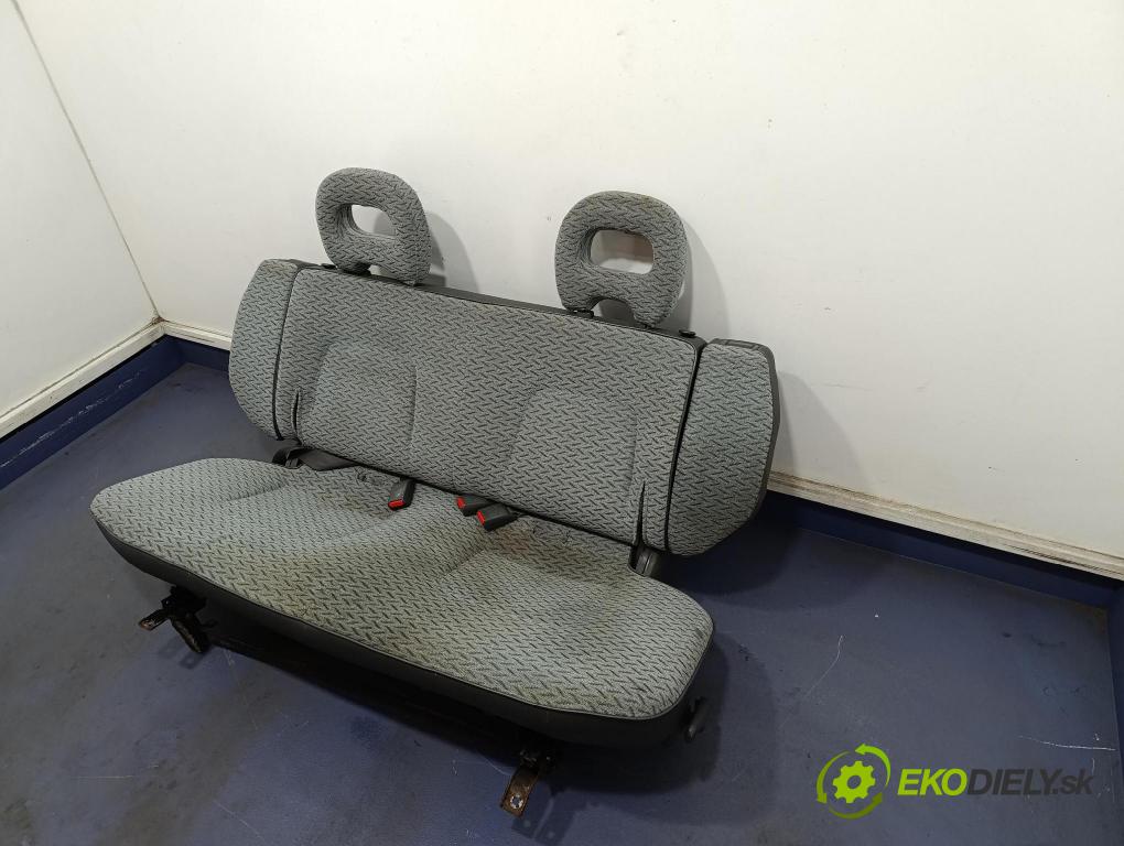 Mitsubishi Pajero 1996 Sedadlo zadní