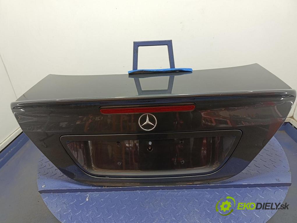 Mercedes C-klasa 2000 zadní dveře kufra: kufr