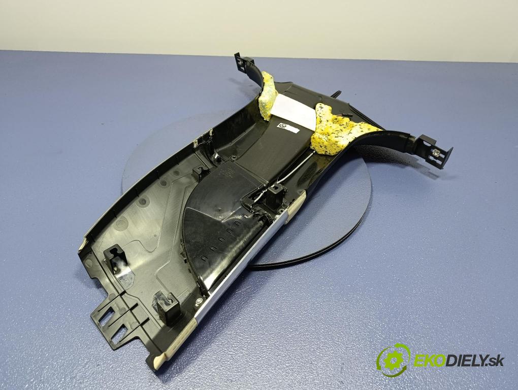 Bmw Seria 7 2019 kryt Plast: Interiéry: 7355332