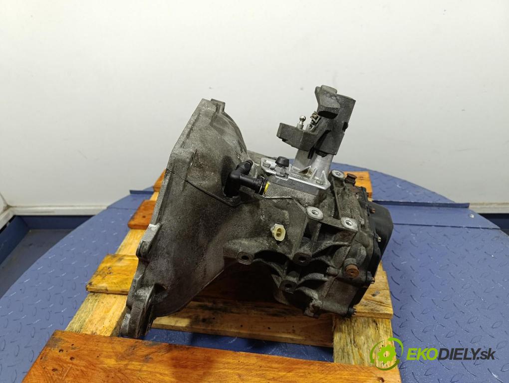 Opel Vectra 2006 prevodovka Manualna F13