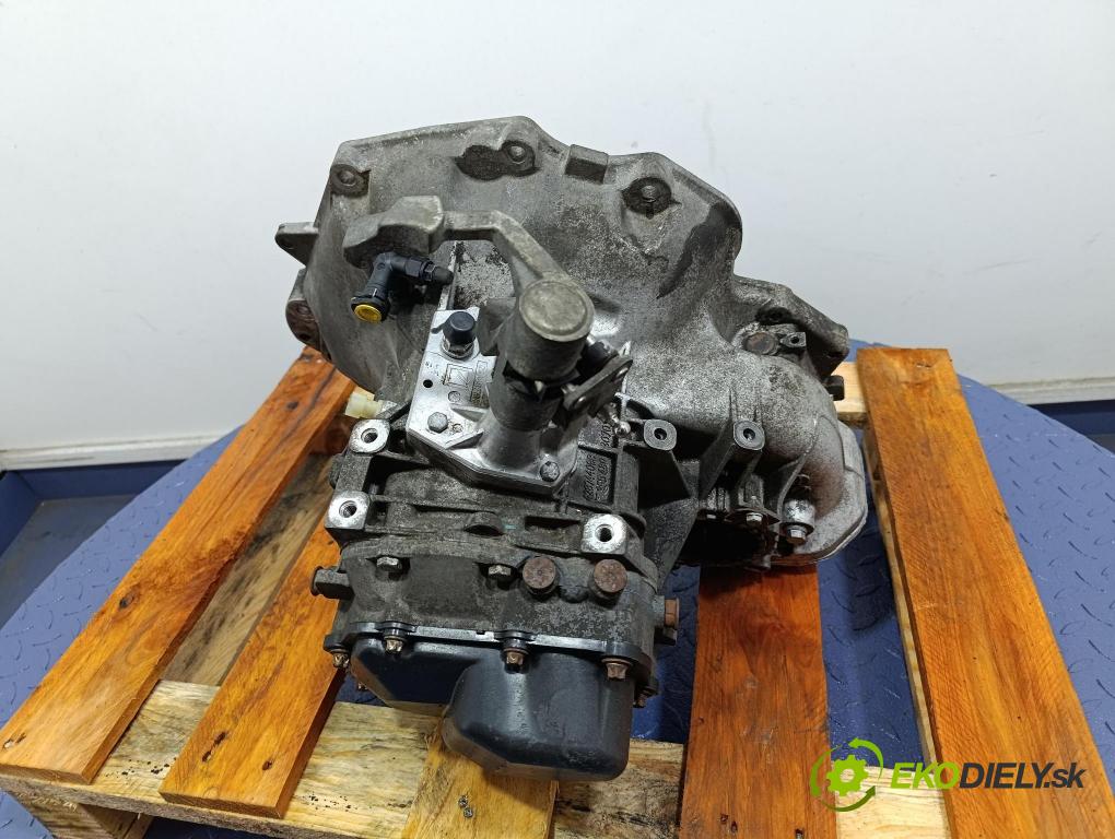 Opel Vectra 2006 prevodovka Manualna F13