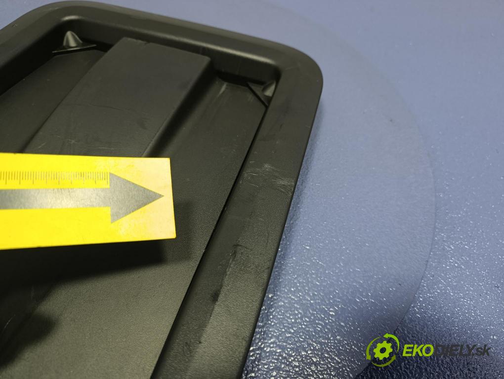 Bmw Seria 7 2019 kryt Plast: Interiéry: 7359188