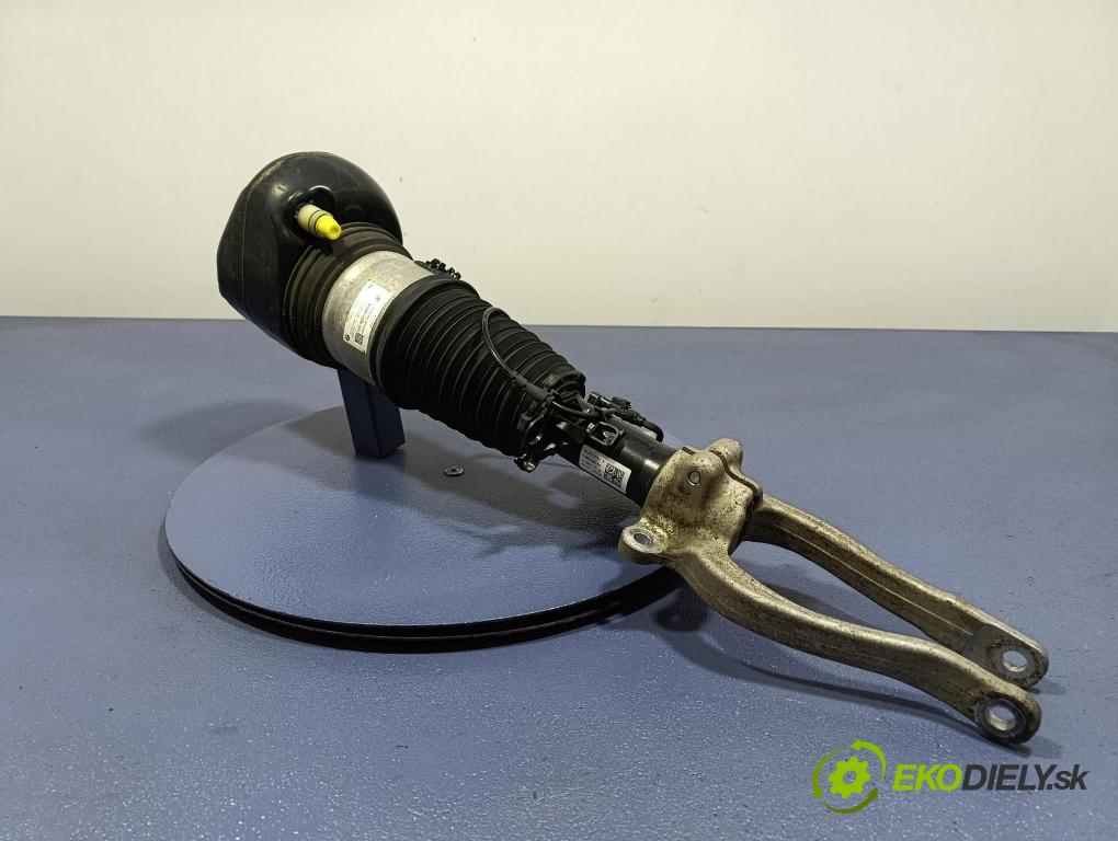 Bmw Seria 7 2019 tlumič před Lewy. 6877559