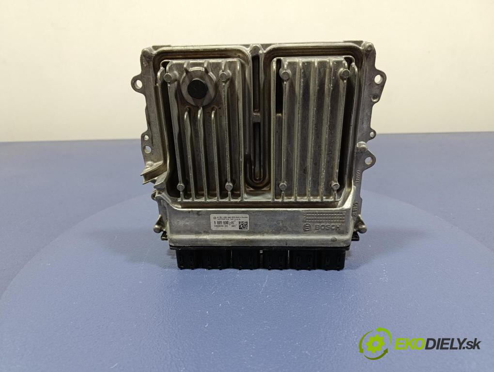 Bmw Seria 7 2019 řídící jednotka Motor: 9885838