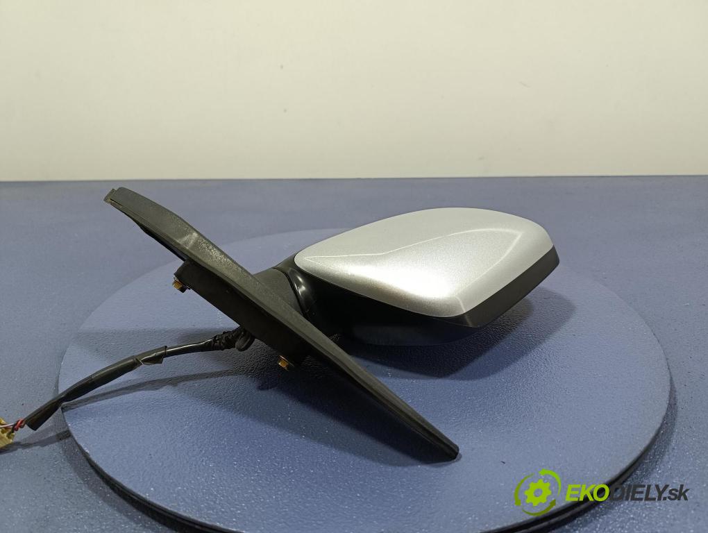 Toyota Rav4 2002 zpětné zrcátko prave