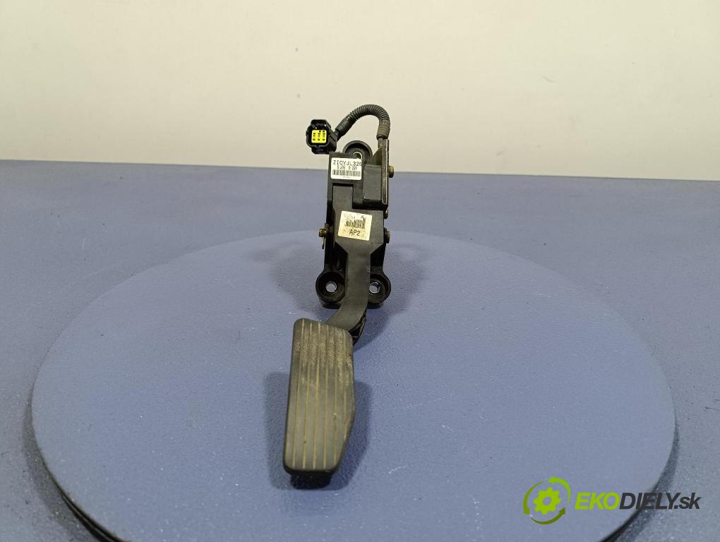 Hyundai Tucson 2004 pedal Plyn: 32726-2E300