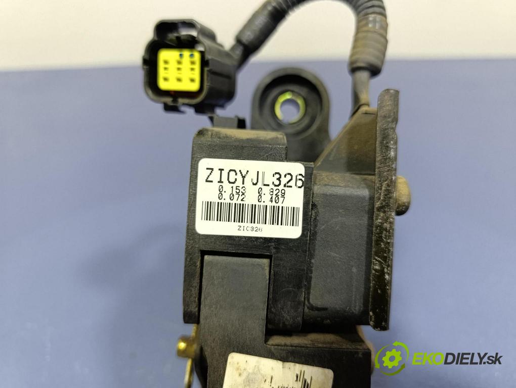 Hyundai Tucson 2004 pedal Plyn: 32726-2E300