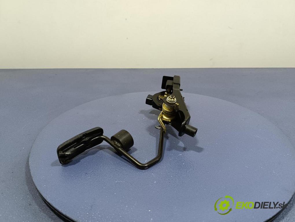 Toyota Rav4 2002 pedal Plyn: 78010-42020