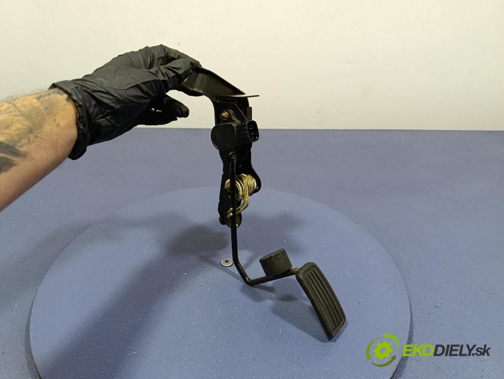 Toyota Rav4 2002 pedal Plyn: 78010-42020