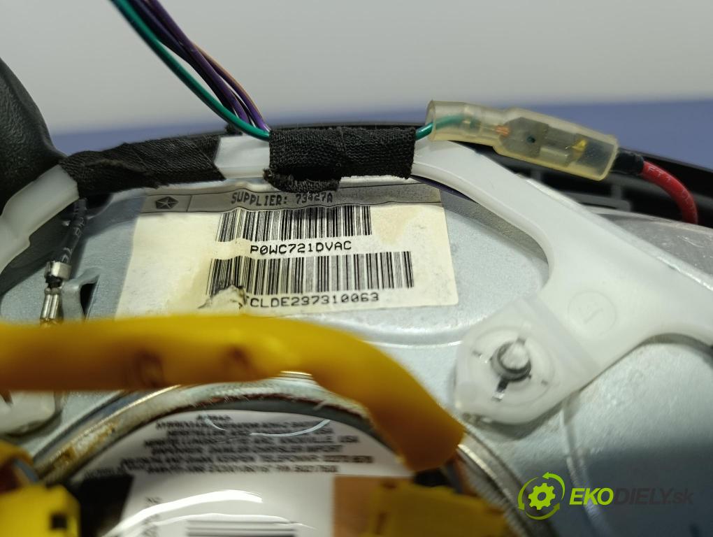 Chrysler Grand voyager 2003 Airbag: Řidiči: x P0WC721DVAC