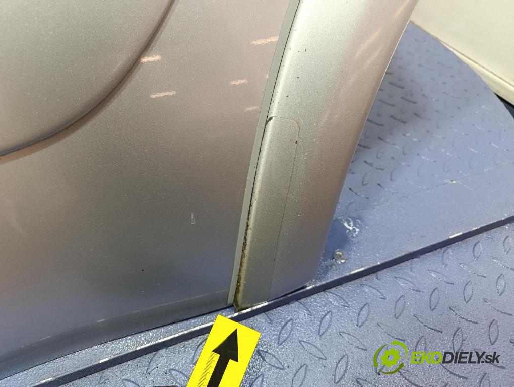 Toyota Rav4 2002 dveře Zad: Vlevo, odjet: