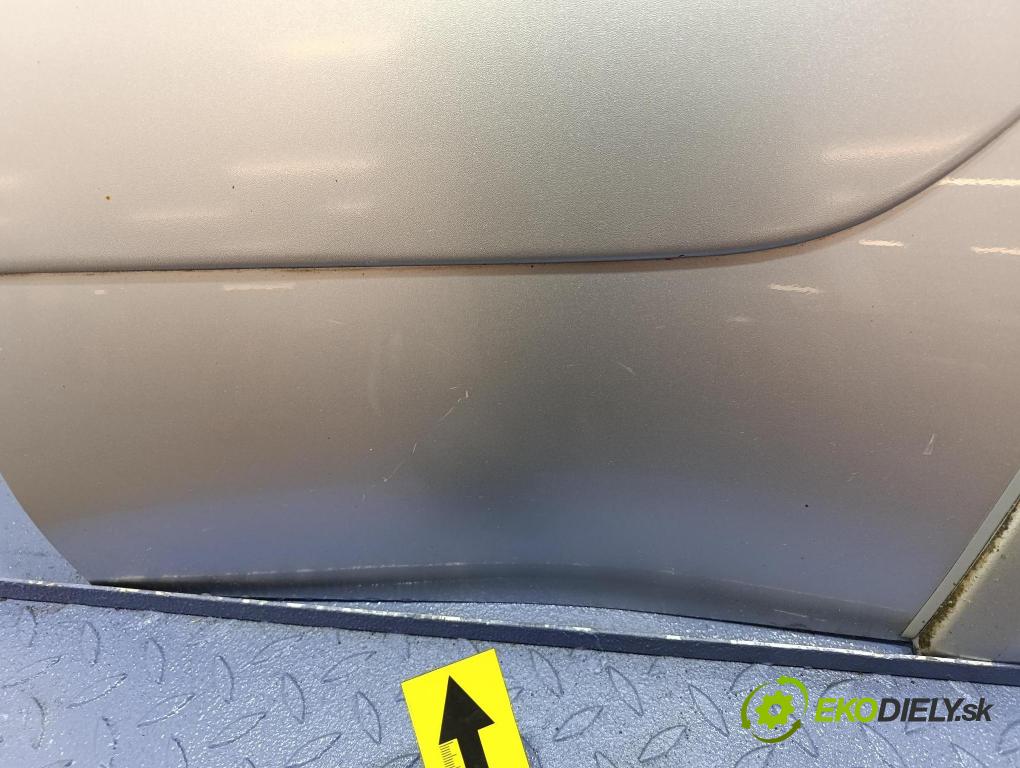 Toyota Rav4 2002 dveře Zad: Vlevo, odjet:
