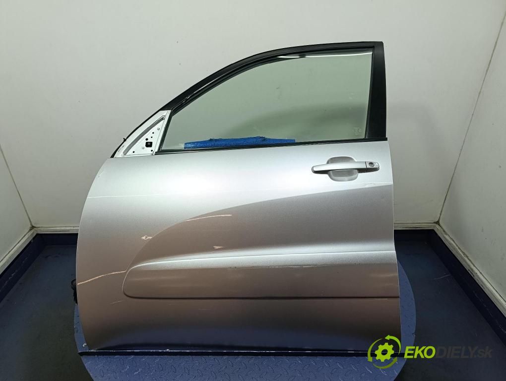 Toyota Rav4 2002 dveře před Vlevo, odjet: