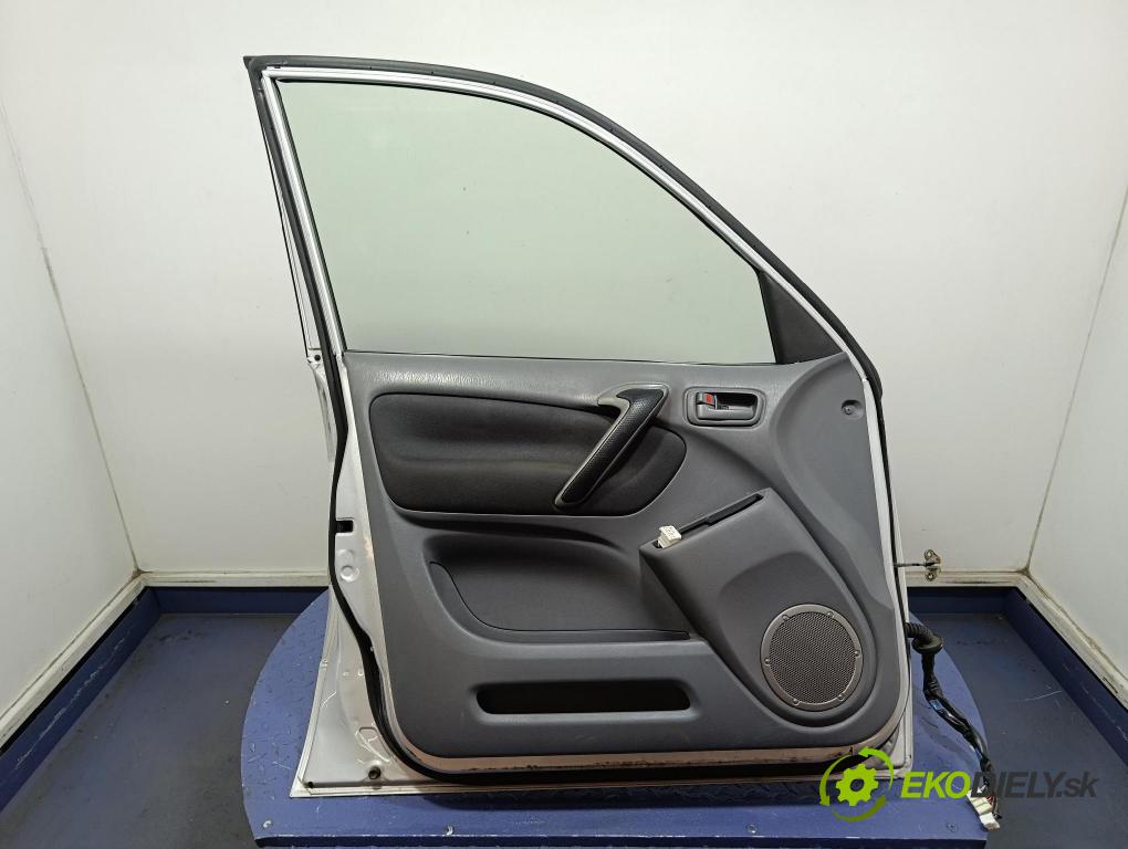 Toyota Rav4 2002 dveře před Vlevo, odjet: