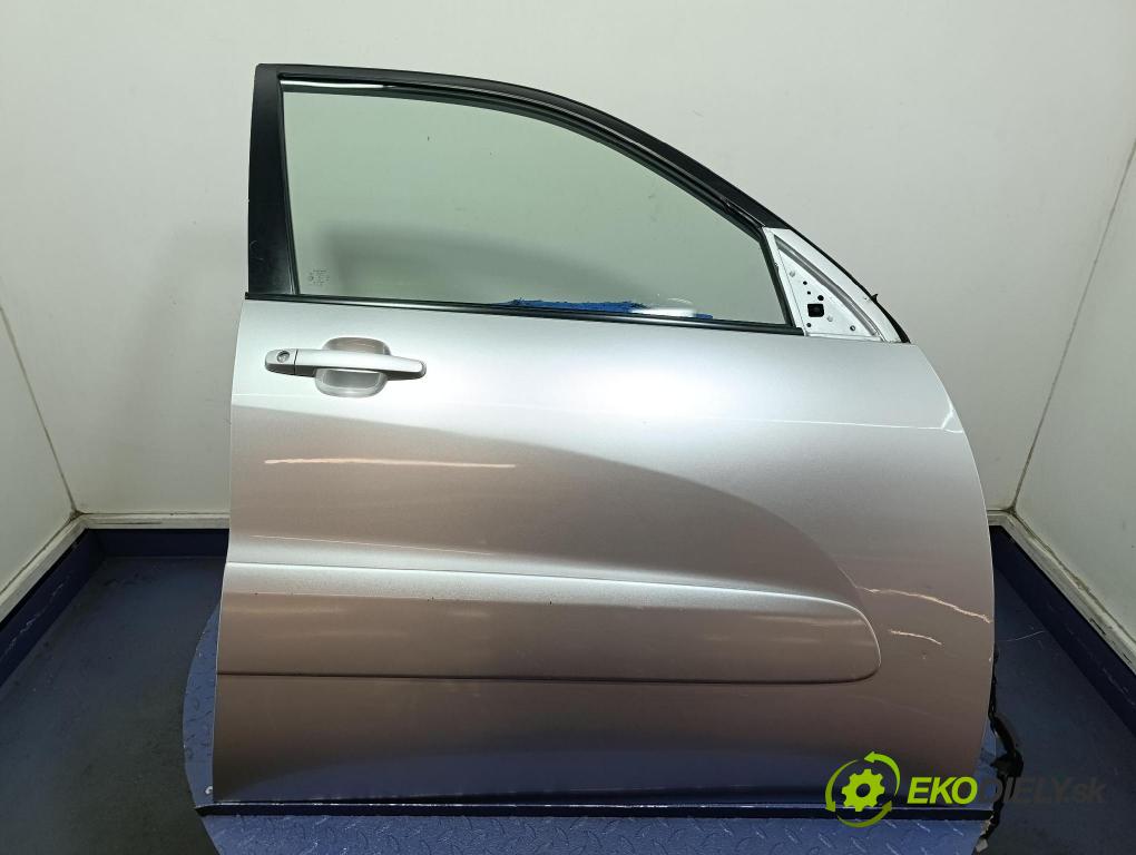 Toyota Rav4 2002 dveře před prave