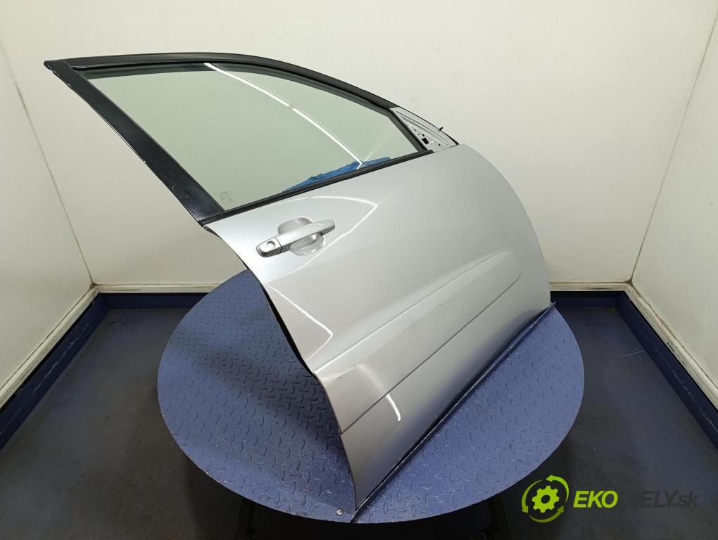Toyota Rav4 2002 dveře před prave